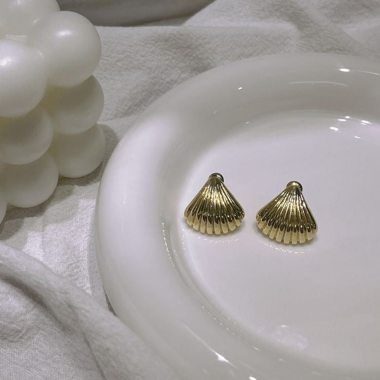 Gold SeaShell Stud Earrings