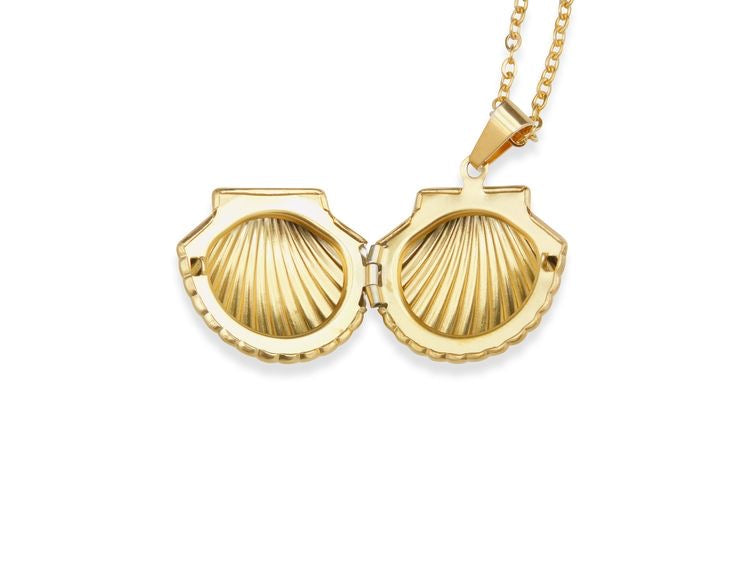 Preppy Clam Shell Seashell Locket Pendant
