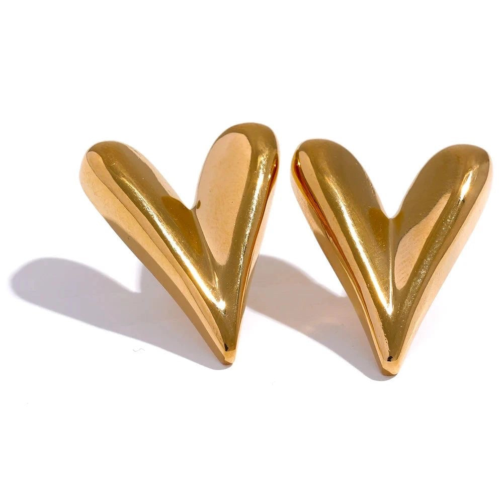 “Lover’s Heart Stud Earrings”